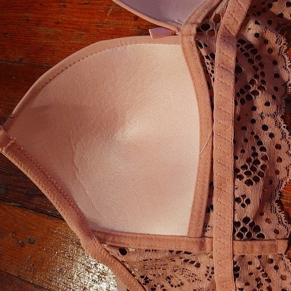 Light Pink No Wire Lacy Bra Sz 38C - Picture 7 of 8